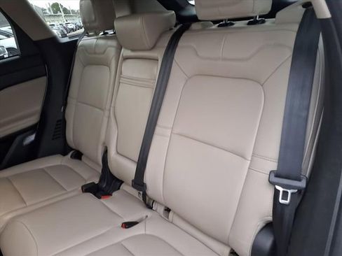 Certified 2025 Lincoln Corsair FWD image 9