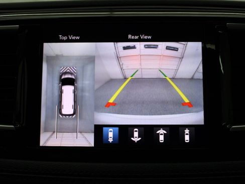Used 2018 Chrysler Pacifica Limited w/ Advanced Safetytec Group FWD image 18