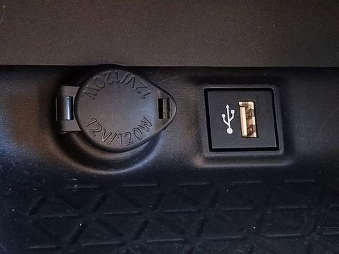 Used 2025 Toyota RAV4 XLE image 24