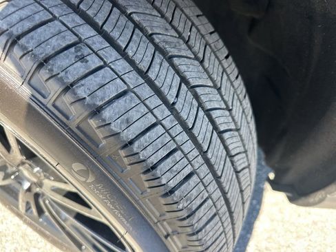 Used 2025 Ford Explorer ST-Line w/ Premium Package image 36