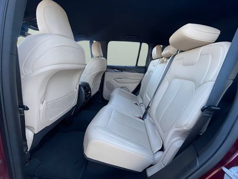 Used 2023 Jeep Grand Cherokee Limited w/ Luxury Tech Group II RWD image 20