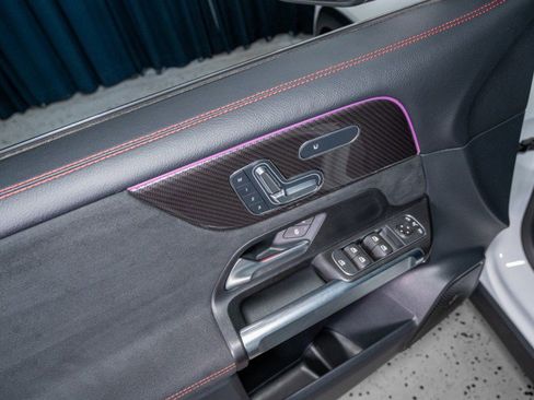 Certified 2025 Mercedes-Benz GLB 35 AMG 4MATIC image 11