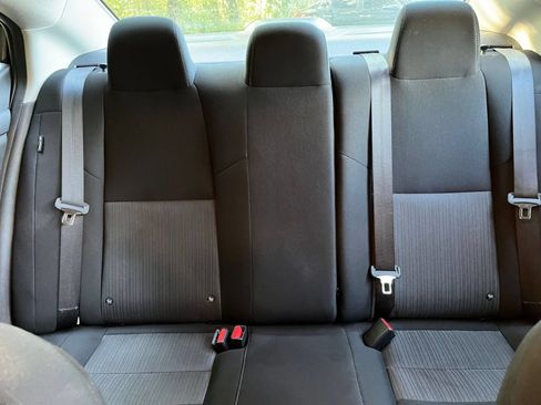 Used 2025 Nissan Sentra SV FWD image 36