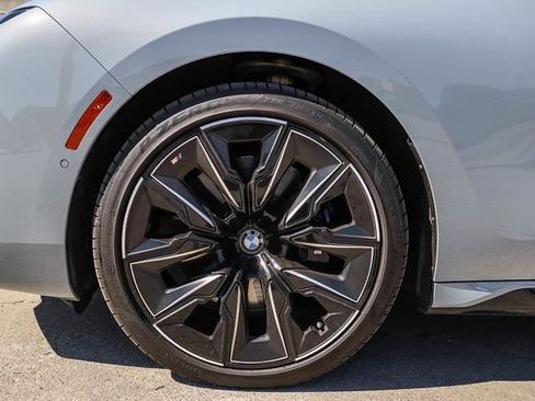 Used 2024 BMW 760i xDrive w/ Executive Package AWD/4WD image 13