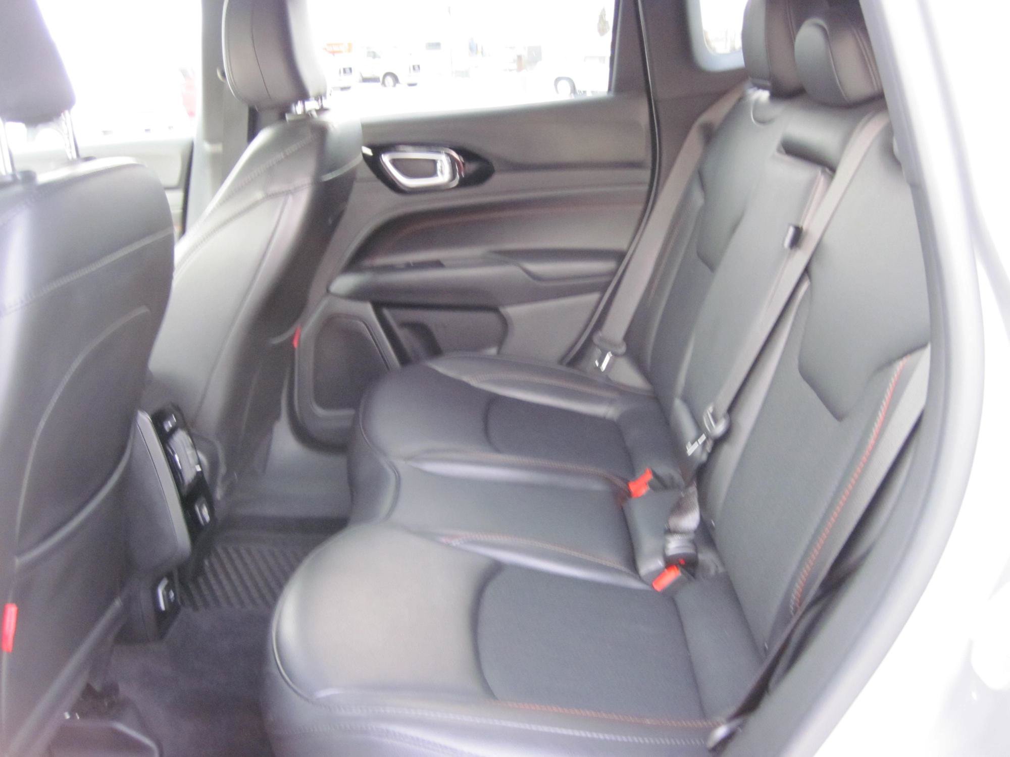 Used 2023 Jeep Compass Trailhawk AWD/4WD image 8
