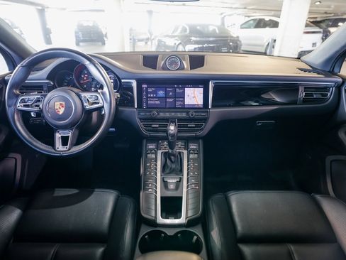 Certified 2021 Porsche Macan image 24