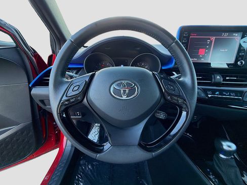 Used 2021 Toyota C-HR XLE FWD image 24