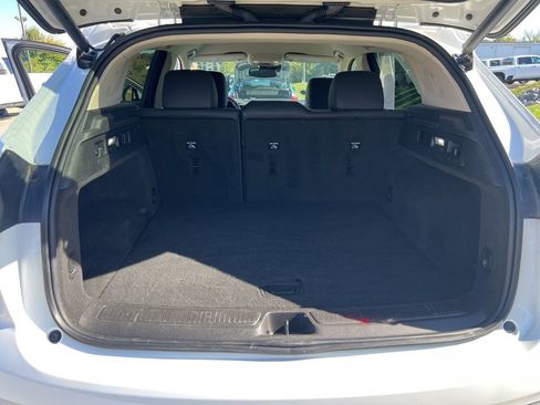 Used 2023 Buick Envision Essence image 11