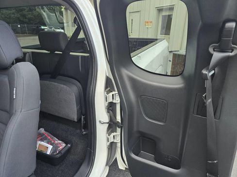 Used 2024 Nissan Frontier S w/ S Utility Package RWD image 10