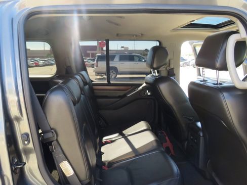 Used 2008 Nissan Pathfinder LE RWD image 19