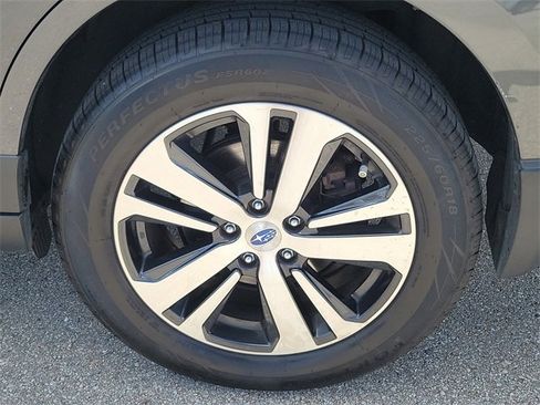 Used 2019 Subaru Outback 3.6R Limited w/ Popular Package #2 image 9