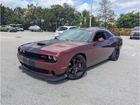 Used 2018 Dodge Challenger SRT Hellcat image 1