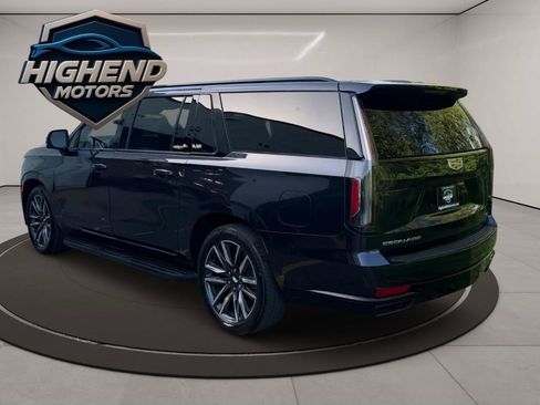 Used 2023 Cadillac Escalade ESV Sport Platinum RWD image 4