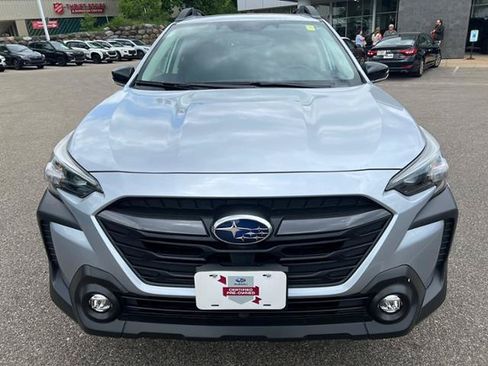 Certified 2025 Subaru Outback Premium w/ Popular Package #1A AWD/4WD image 2