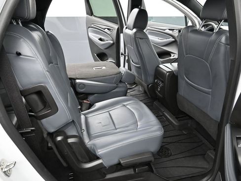 Used 2023 Buick Enclave Essence w/ Sport Touring Edition image 21