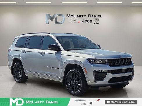 New 2026 Jeep Grand Cherokee L Limited AWD/4WD image 1