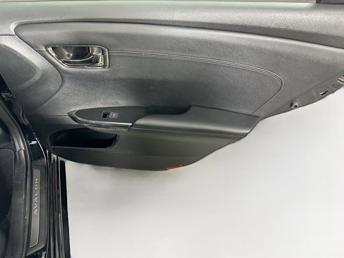 Used 2017 Toyota Avalon Limited w/ Carpet Mat Package FWD image 29