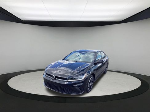 Used 2025 Volkswagen Jetta Sport FWD image 4