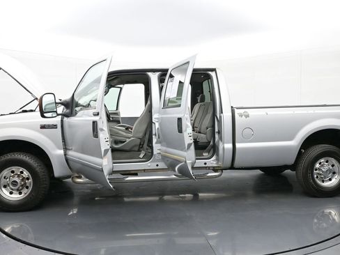 Used 2004 Ford F250 Harley-Davidson image 48