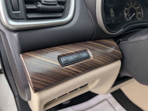 Used 2017 Nissan Maxima Platinum image 17