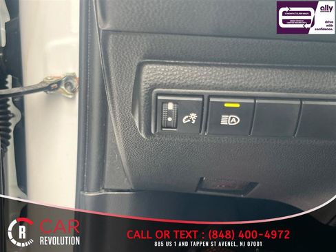 Used 2023 Toyota Corolla LE FWD image 28