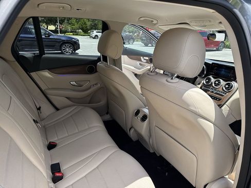 Used 2021 Mercedes-Benz GLC 300 image 33