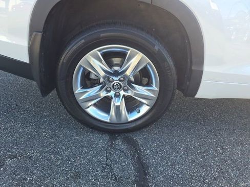 Used 2019 Toyota Highlander Limited image 9