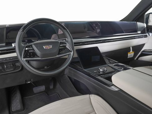 Used 2026 Cadillac Escalade Sport image 18