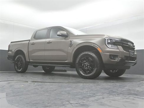 Used 2025 Ford Ranger Lariat w/ Black Appearance Package image 37