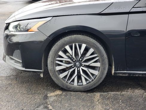 Used 2024 Nissan Altima 2.5 SV image 15
