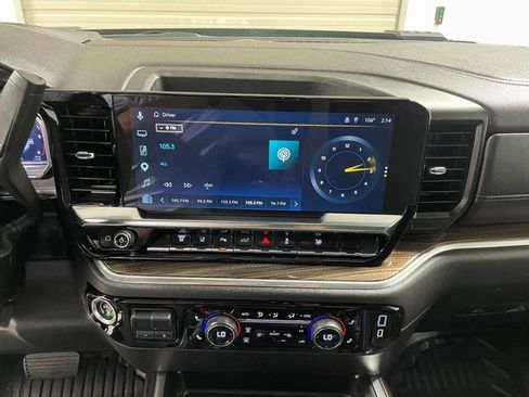 Used 2025 Chevrolet Silverado 2500 LT AWD/4WD image 16