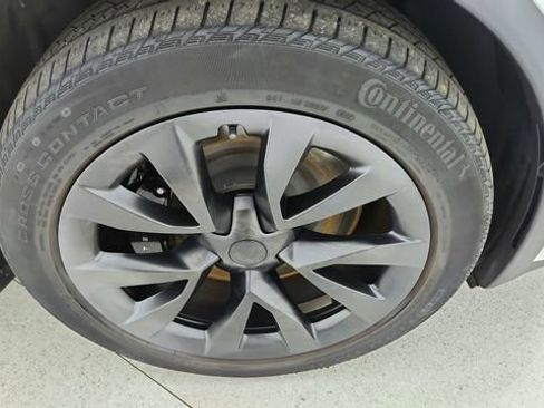 Used 2023 Tesla Model X image 60