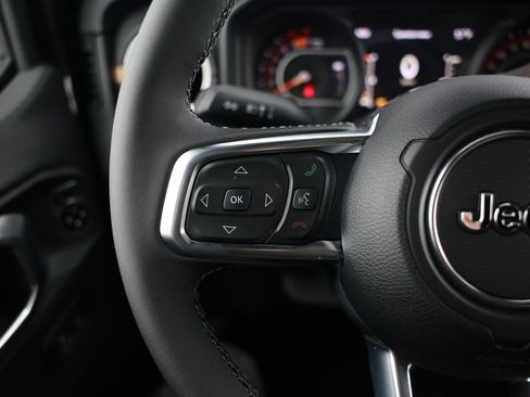 New 2026 Jeep Wrangler Unlimited Sahara AWD/4WD image 18