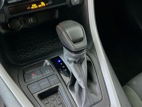 Used 2024 Toyota RAV4 LE image 22