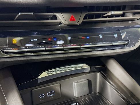 New 2026 Buick Envision Sport Touring image 10