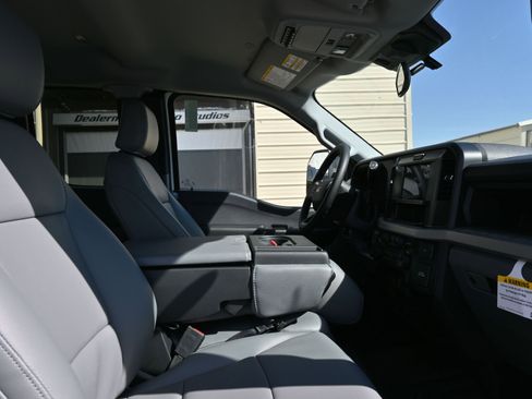 New 2026 Ford F550 4x4 Supercab Super Duty image 21