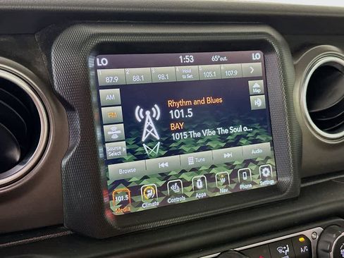 Used 2022 Jeep Wrangler Unlimited Rubicon w/ Steel Bumper Group image 18