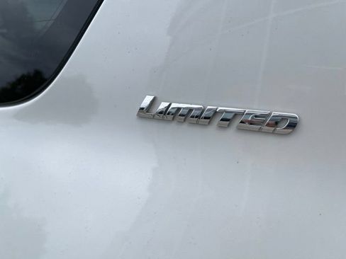 Used 2022 Toyota 4Runner Limited AWD/4WD image 23