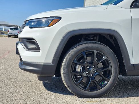 New 2026 Jeep Compass Latitude image 5