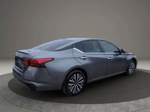 Used 2023 Nissan Altima 2.5 SV FWD image 5