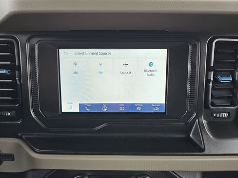 Used 2023 Ford Bronco Wildtrak image 23