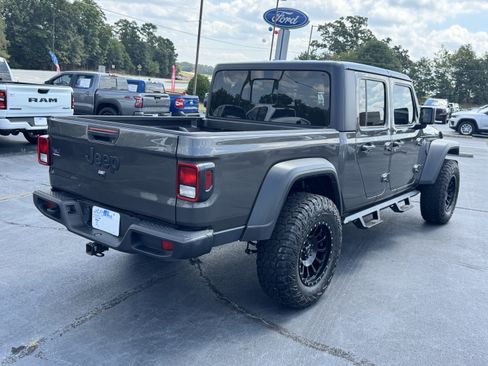 Used 2025 Jeep Gladiator Sport AWD/4WD image 5