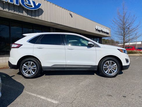 Certified 2018 Ford Edge SEL w/ Equipment Group 201A image 3