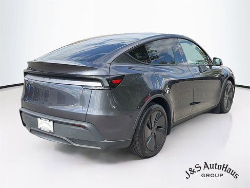 Used 2026 Tesla Model Y Long Range AWD/4WD image 7