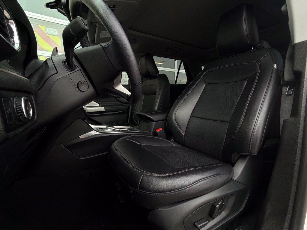 Used 2024 Ford Explorer Limited w/ Limited Technology Package RWD image 6