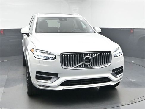 Used 2023 Volvo XC90 B6 Plus w/ Protection Package Premier image 2