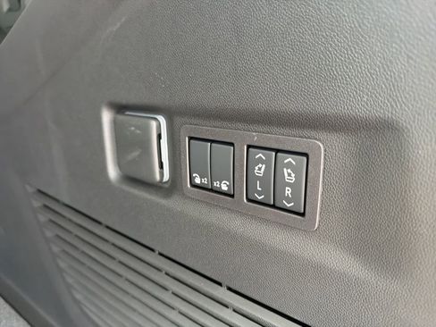 New 2025 Chevrolet Suburban Premier AWD/4WD image 14