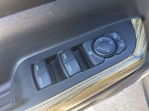 Used 2017 GMC Acadia Denali w/ LPO, Cargo Package AWD/4WD image 17