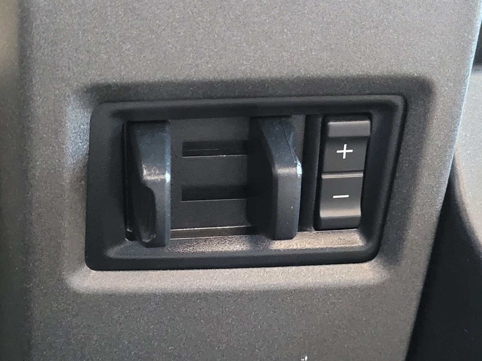 Used 2017 Ford F550 2WD Regular Cab Super Duty image 15