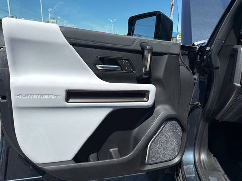 Used 2025 GMC Hummer EV 3X w/ LPO, Dark Essentials Package AWD/4WD image 28